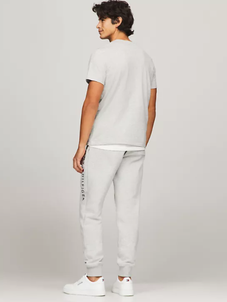 Embroidered Tommy Logo T-shirt I TOMMY HILFIGER