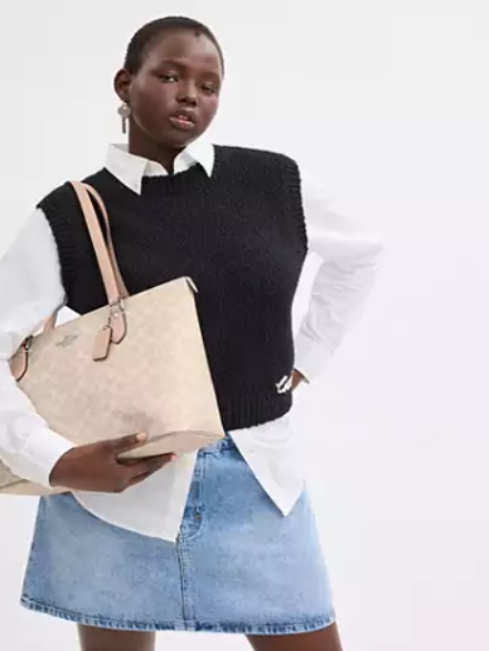 Gallery Tote Bag In Signature Canvas