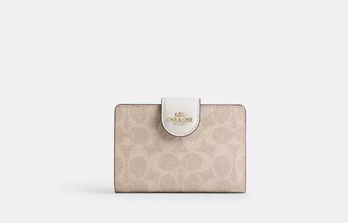 Medium Corner Zip Wallet In Signature Canvas     I    COACH